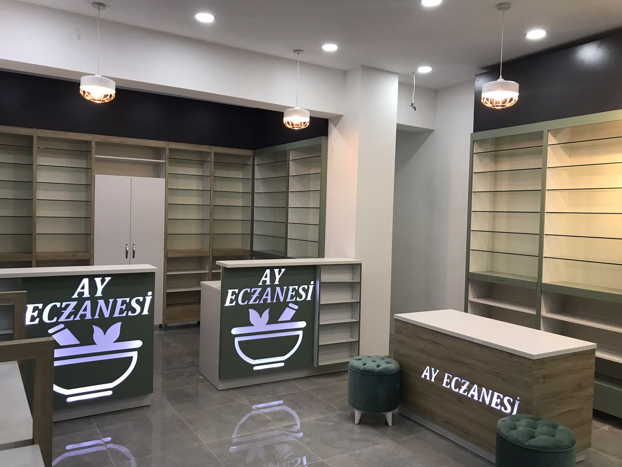 Ay Eczanesi İzmir